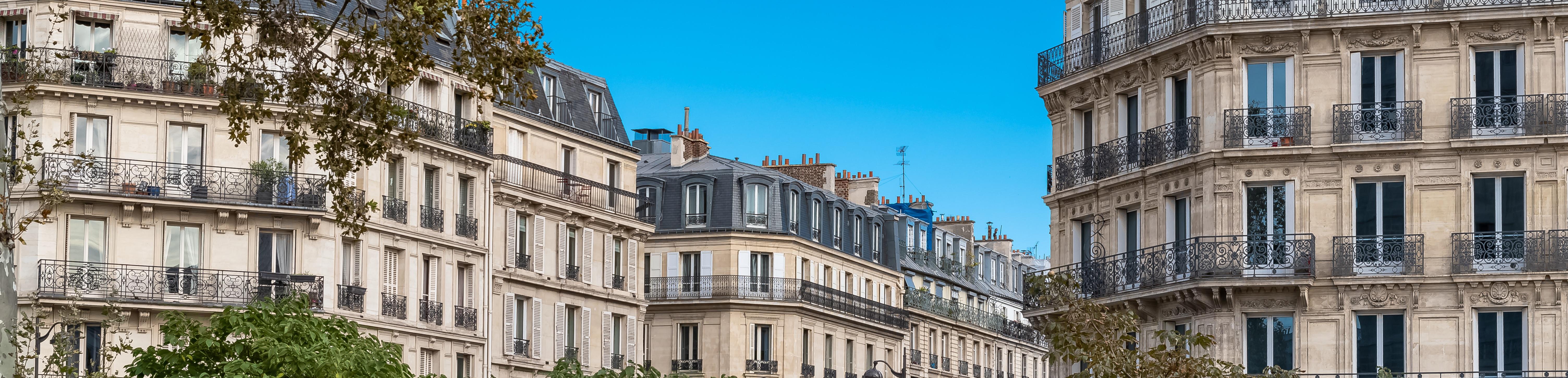 rue- façades immeubles parisiens