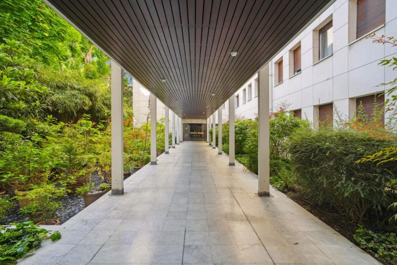 2 pièces Paris 16 427