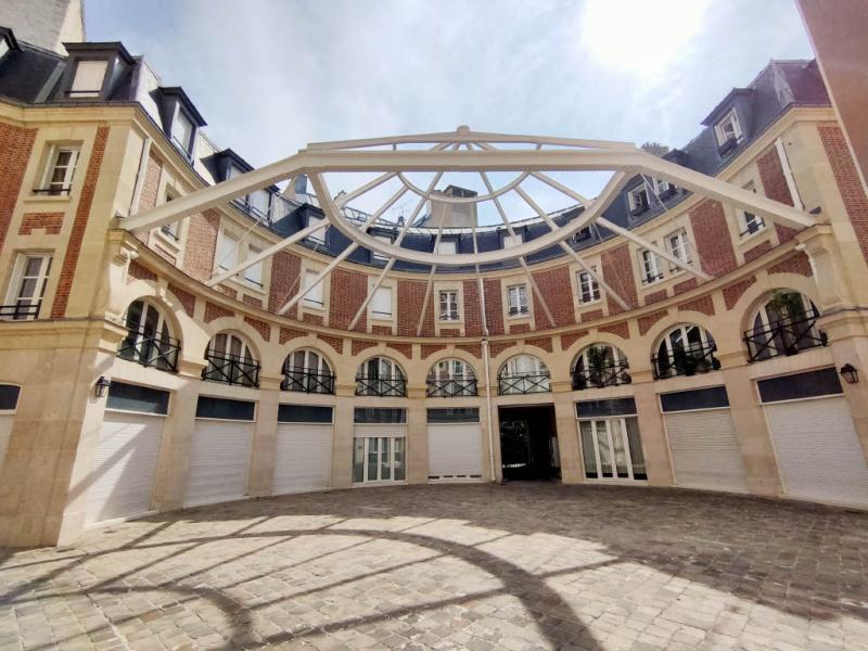 Duplex Paris 8eme 880